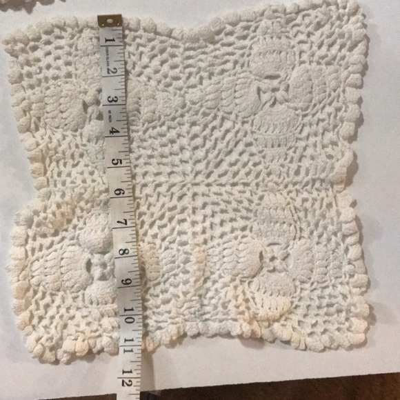 White Doily Place Mats - Vintage - Picture 5 of 12